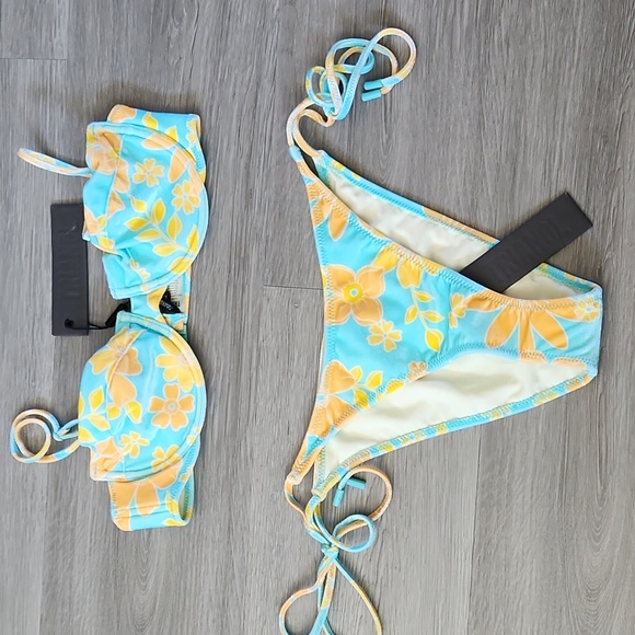 triangl swimwear Other - Floral velvet swimsuit set